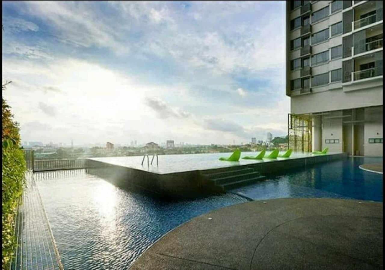 Apartment Petalz Family Near Mid Valley, Bukit Jalil, Sunway *